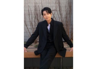정경호, 8년 만 MBC 복귀…'노무사 노무진' 출연