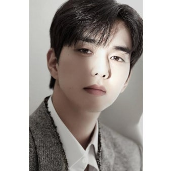 유승호, 연극 데뷔…성 소수자 역할 도전
