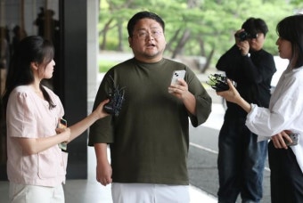 검찰, 쯔양 협박 의혹 '구제역' 압수수색