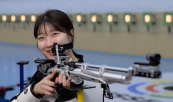 ‘여고생 사수’ 반효진 “여갑순 감독님 금메달 기운 받아 쏠게요”