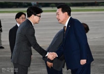 한동훈, 尹 독대해 내년 의대 증원 열어놓고 논의 건의할 듯