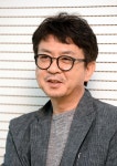 문장에 찔리는 듯한 한강의 문체...고통을 펼친 당신, 누리시기를 [노벨문학상 기고]