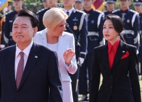 박지원 “대통령 내외 절대 안 바뀐다… 한동훈이 결단해야 나라 살아”