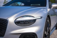 [타봤더니]벤틀리는 사장님만 타는 차? 변신 선언한 럭셔리카의 진수를 서킷에서 맛보다[CarTalk]