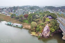 [느린 풍경] 백마강 건너 또 하나의 백제… 새 이야기를 부여하다