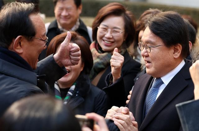 황운하 의원과 송철호 전 울산시장, 울산시장 선거 개입 의혹 사건 무죄 확정, 대법원 법리상의 오해 없다결정.