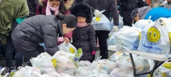 [르포] 일주일 양식 챙긴 유모차 부대는 황망히 자리를 떴다… 추방 공포에 떠는 美 이주민들