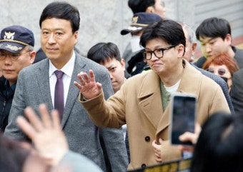한동훈 “이재명, 헌법 아니라 자기 몸 지키려”… 임기단축 개헌 압박