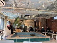 온탕 보며 커피 한잔할래요?... 추억의 맛 목욕탕 뉴트로 [맛과 멋]