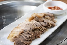 [여행카세] 뿔소라·톳·보말 한가득... 미역국도 제주는 다르다