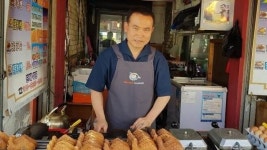 익산 붕어빵아저씨 김남수씨, 산불 피해에 성금 100만 원 기탁