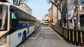 尹 운명의 날 헌재 앞 반탄파 한남동 관저로… 한강진역 무정차 통과