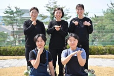 수어통역사는 뿌듯했다 청각장애인이 공연의 감동 느꼈으니까