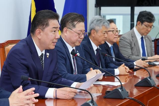 더불어민주당 김병기 대표, 이재명 대통령 대북 송금 의혹 정치검찰 이재명 죽이기 공작 즉각 재수사 필요 강조