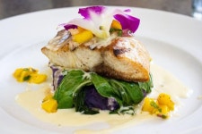 칼로부터 아사이볼까지, 문화 춤추고 역사 녹아든 하와이 식탁의 맛 [요즘 여행]