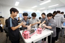 LG생활건강이 서울 영파여중 찾아가 수업 연 까닭은 [ESG클린리더스]