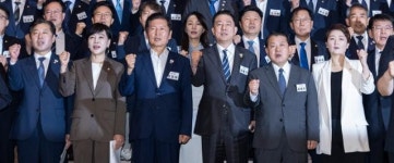 정청래 혁명보다 어려운 개혁…똘똘 뭉쳐 나아가자