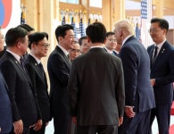 [속보] 트럼프가 매우 강경하다고 칭찬한 한국의 장관은