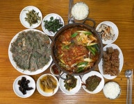'호객 없는 수산시장'… 제철 맞은 방어, 가자미, 새우 먹으러 울진 간다 [요즘 여행]