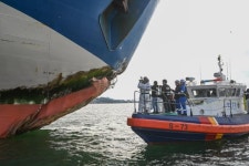 퀸제누비아Ⅱ 좌초 때 선실서 휴식한 선장…해경, 구속영장 신청