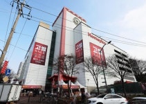 홈플러스 노조 물·소금 끊고 아사 단식 돌입…목숨 건 벼랑 끝 싸움 시작