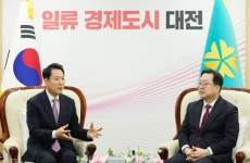 충남·대전 행정 통합 주도권 뺏길라…정청래·장동혁 같은 날 중원행