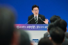 코스피 5000 눈앞… 이 대통령 