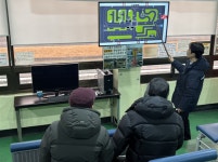 경사로 오르랴, 산수 문제 풀랴, 우왕좌왕 주행에… 어르신 운전 능력 몇 점?