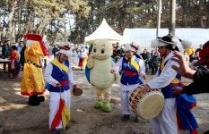 2박 3일에 8만2000원 관광객 떠난 별주부마을에 그들이 왔다