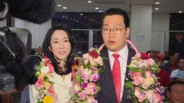 ‘124표 차’ 이동석 충주시장 대역전극... 전국 최연소 단체장 기록