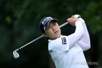 '그린적중률 94.4%'...'굿샷' 양희영, 뷰익 LPGA 상하이 공동 선두
