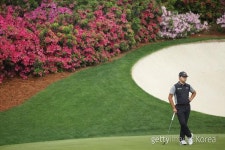우드로 퍼트했던 김시우, 마스터스 3R선 퍼터 공수받고 경기