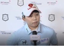 디오임플란트 2위 김효주 “내일은 샷 감이 더 좋기를“