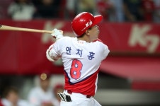 '안치홍 역전 그랜드슬램' KIA, 넥센에 7:2 승리
