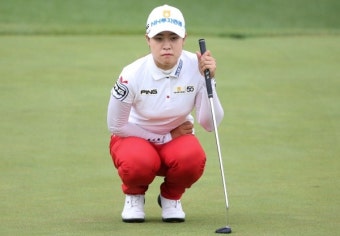 '코스레코드' 박민지, 2라운드 단독 선두로 뛰어 올라