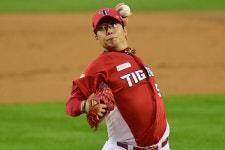 '양현종 6이닝 1실점' KIA, LG에 8:4 승리