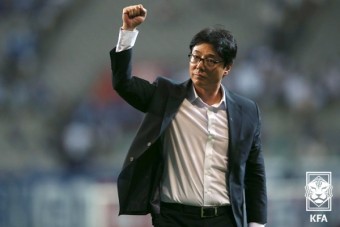 황선홍 감독 U-23 대표팀 지휘봉 든다...2024 파리올림픽까지