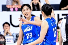 [PO1] 종횡무진 김단비 우리은행, 신한은행에 65:51 승리
