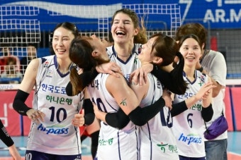 '부키리치 31점' 한국도로공사, 정관장 3:0 완파하며 시즌 첫 승