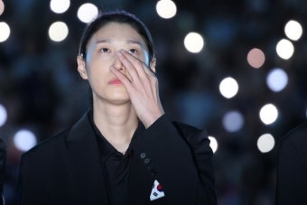 '2012 런던-2020 도쿄 4강 이끈' 김연경, 눈물과 환호 속 국가대표 공식 은퇴