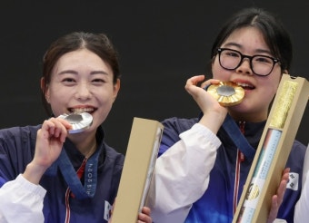 [올림픽] 오예진 금메달·김예지 은메달...사격 여자 공기권총 10m 동반 명중 환호