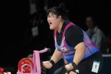 [올림픽] 하늘에 계신 어머니께 바쳤다 박혜정, 역도 81kg 이상급 한국신기록으로 귀중한 은메달