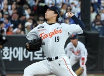'내부 검토 시작한' 한화, 대만야구협회로부터 왕옌청 아시안게임 차출 요청 공문 받아