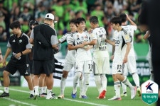 전북, 울산에 3-1 승리로 2위 점프…신예 김예건 쐐기골