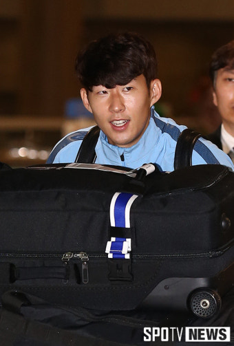 [포토S] 손흥민 '밝은 표정으로 귀국'
