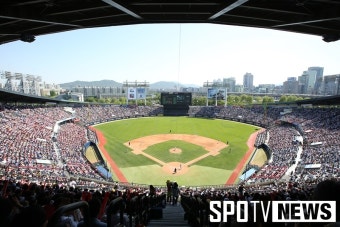 올해 KBO 리그, 245G 만에 300만 관중 돌파