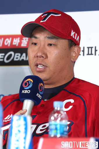 [포토S] 이범호 감독, '현종이가 고생을 많이 했다'