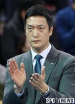 [포토S] 박수 보내는 김상우 감독