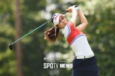 [JLPGA] '대세' 김하늘, 어스 몬다민 컵 1R 단독 선두(종합)