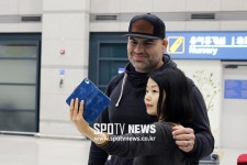 [포토S] 벨라스케즈, 사진 찍을 땐 자동 미소 발사